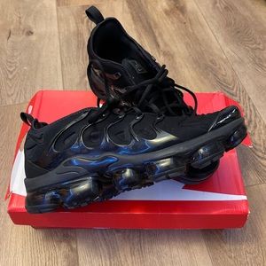 Nike Vapormax Plus Triple Black Mens Size 11 with OG BOX 8/10 Condition